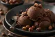 Hazelnut Truffle Ice Cream geserveerd