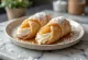Cannoli met gezouten karamel geserveerd