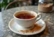 Honing-karamel thee geserveerd