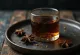 Zelfgemaakte Jägermeister geserveerd in een fles