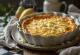 Quiche met gorgonzola en peer in punten gesneden, rustiek geserveerd