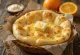 Naan met sinaasappel versierd met sinaasappelaroma, warm geserveerd